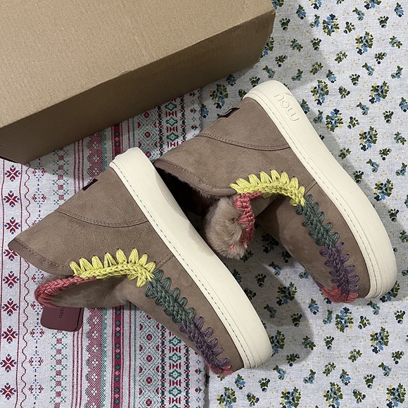 Mou Suede Ankle Boots With Fleece Lining - Picture 3 of 9